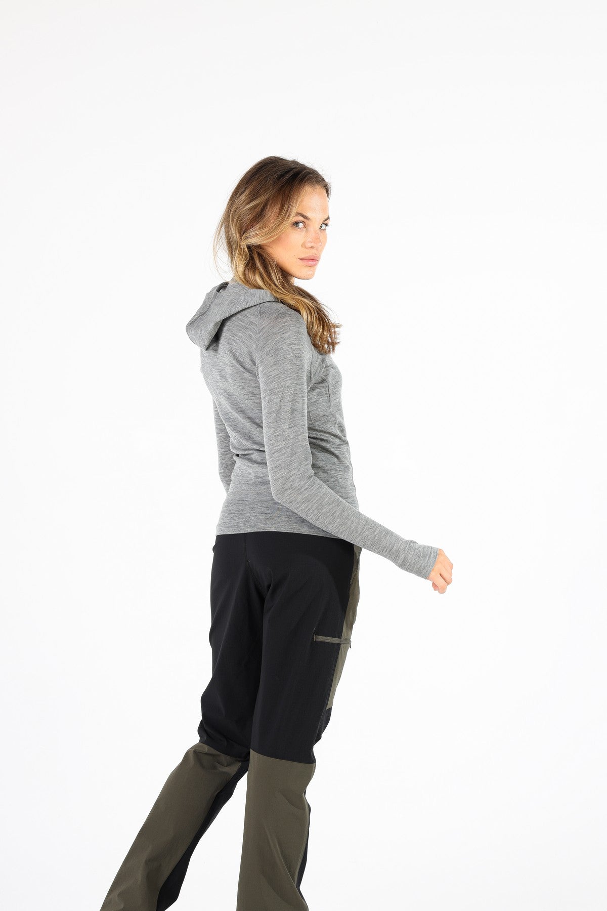 Sonatra LONG SLEEVE HOODIE