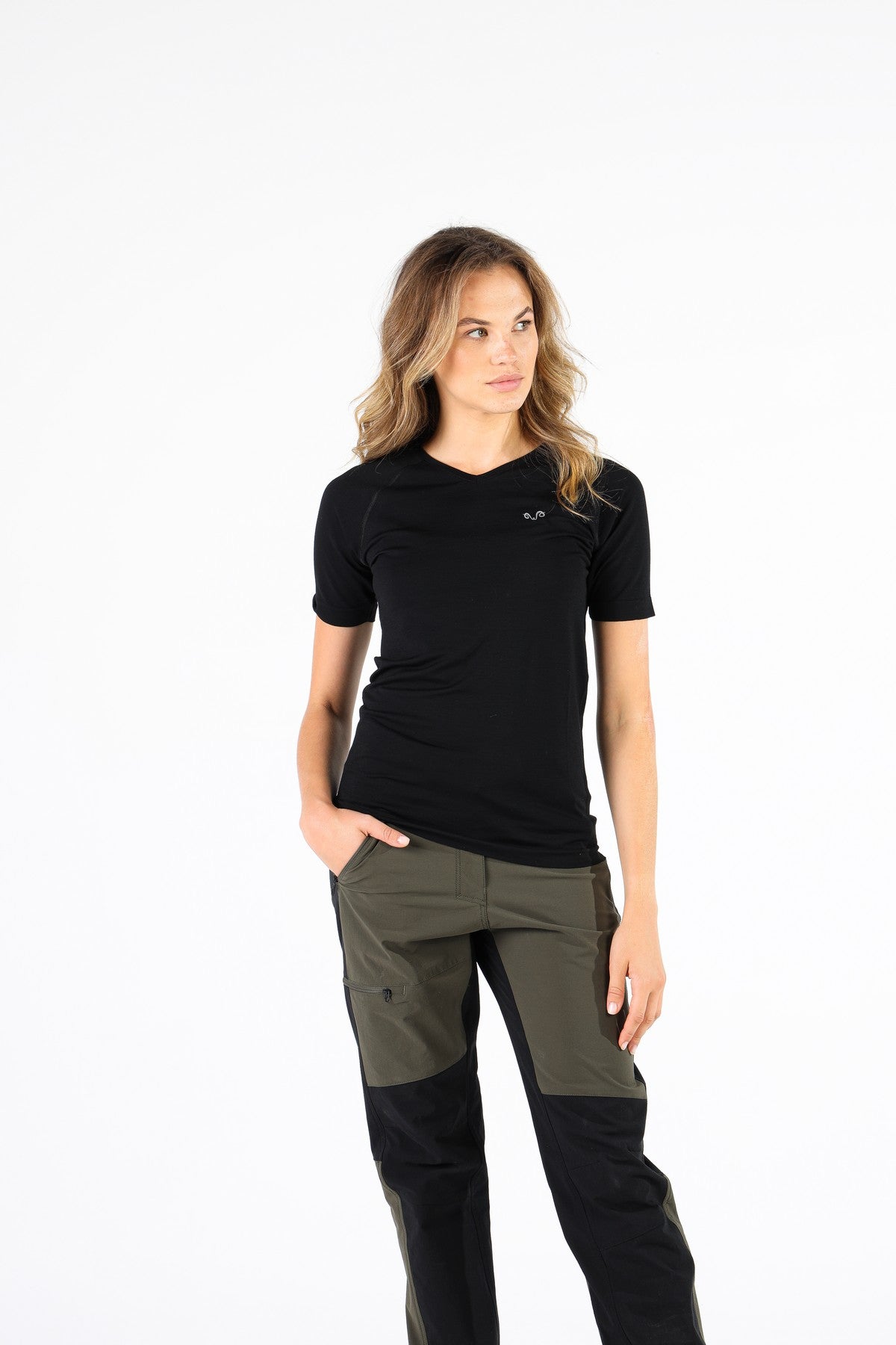 ELMA V-NECK T-SHIRT SLIM FIT
