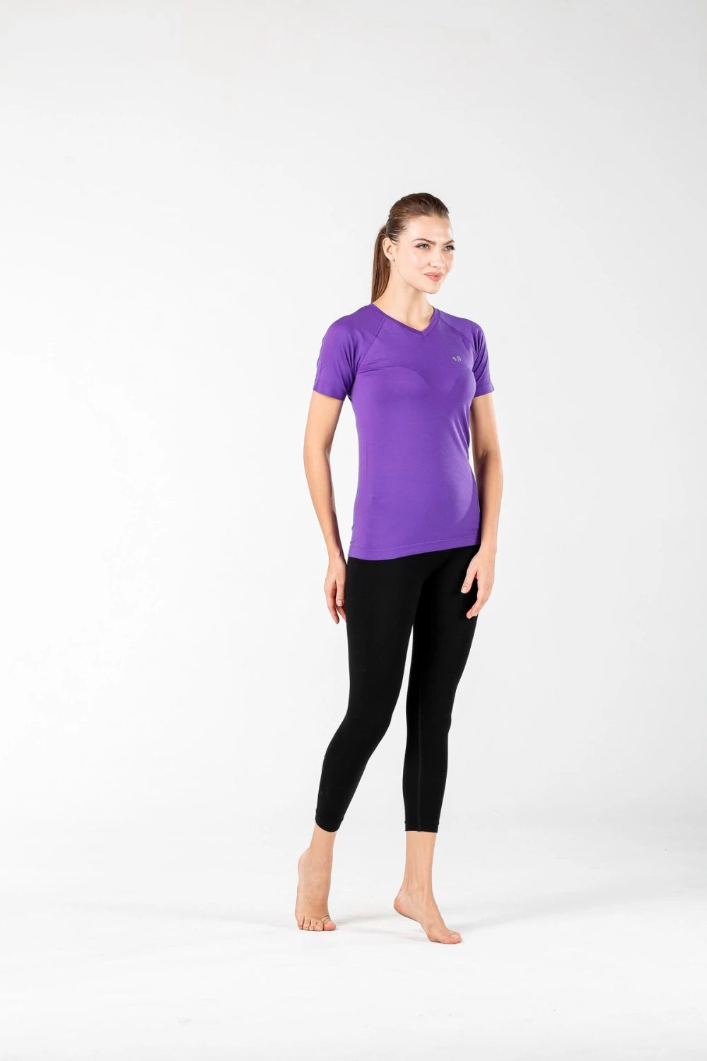 ELMA V-NECK T-SHIRT SLIM FIT