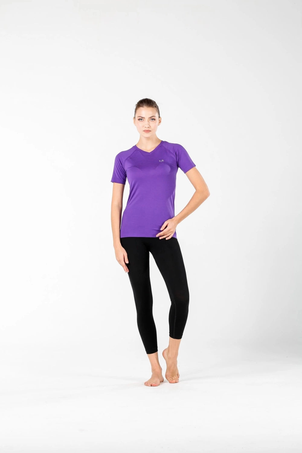 ELMA V-NECK T-SHIRT SLIM FIT